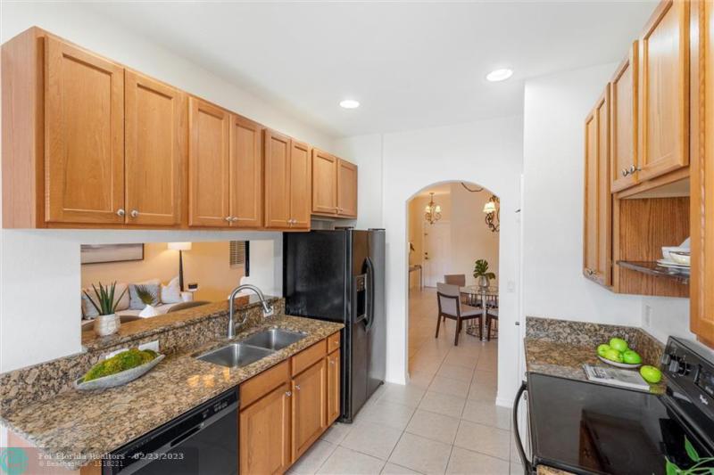  Condo & Townhome Photos