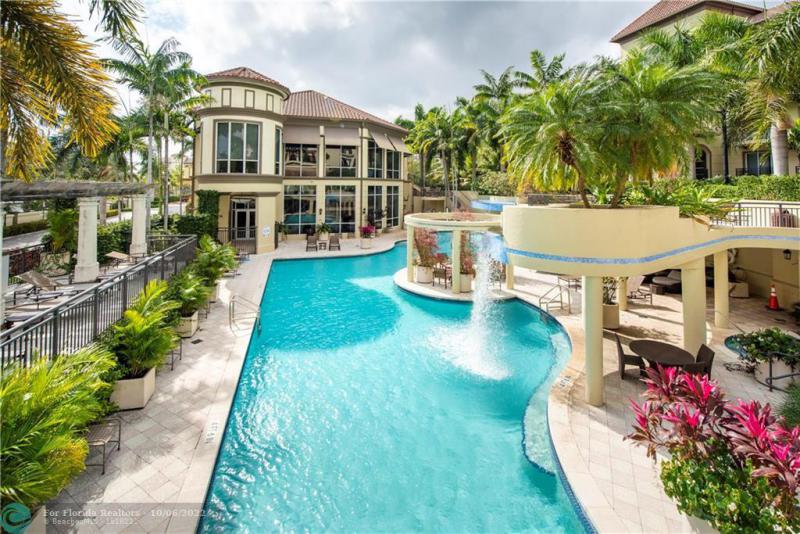  Condo & Townhome Photos