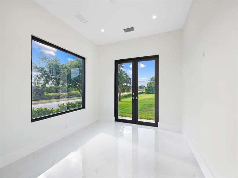  Single Family Homes Photo 21: 13600 PINE MEADOW  CT  Davie,  FL 33325