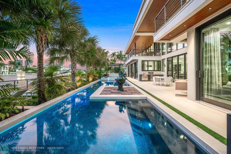  Single Family Homes Photo 17: 600 5th Key Dr  Fort Lauderdale,  FL 33304