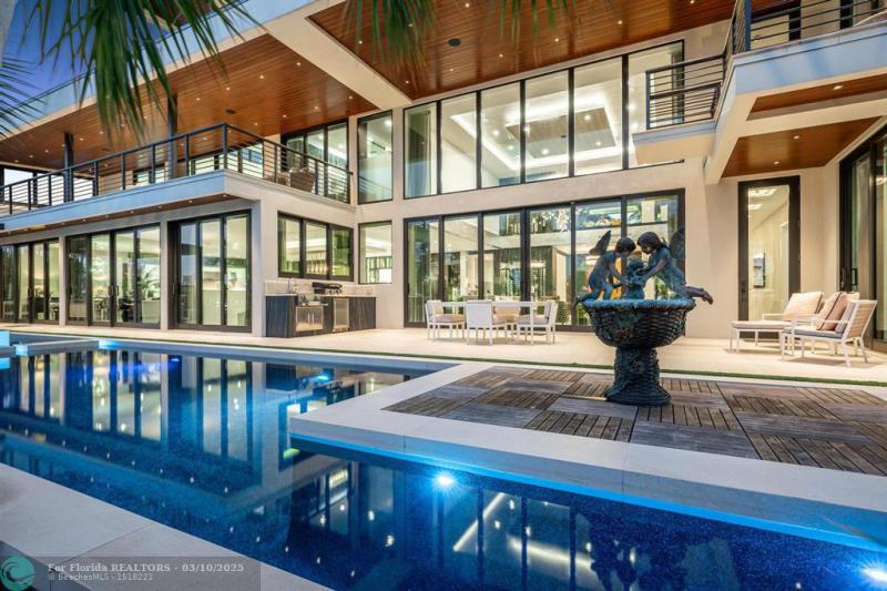  Single Family Homes Photo 2: 600 5th Key Dr  Fort Lauderdale,  FL 33304