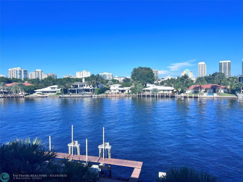  Single Family Homes Photo 8: 600 5th Key Dr  Fort Lauderdale,  FL 33304