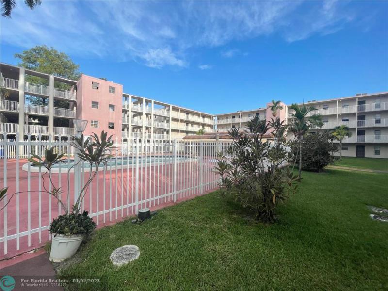  Condo & Townhome Photos
