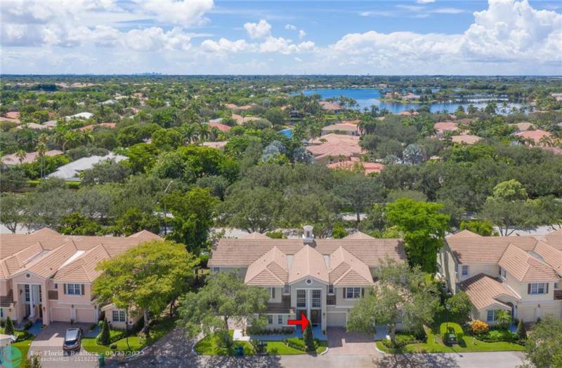  Condo & Townhome Photos