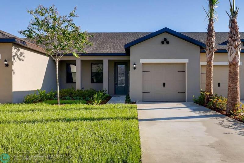  Condo & Townhome Photos