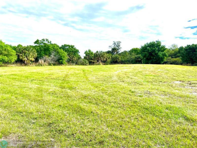  Commercial & Industrial Land Images 