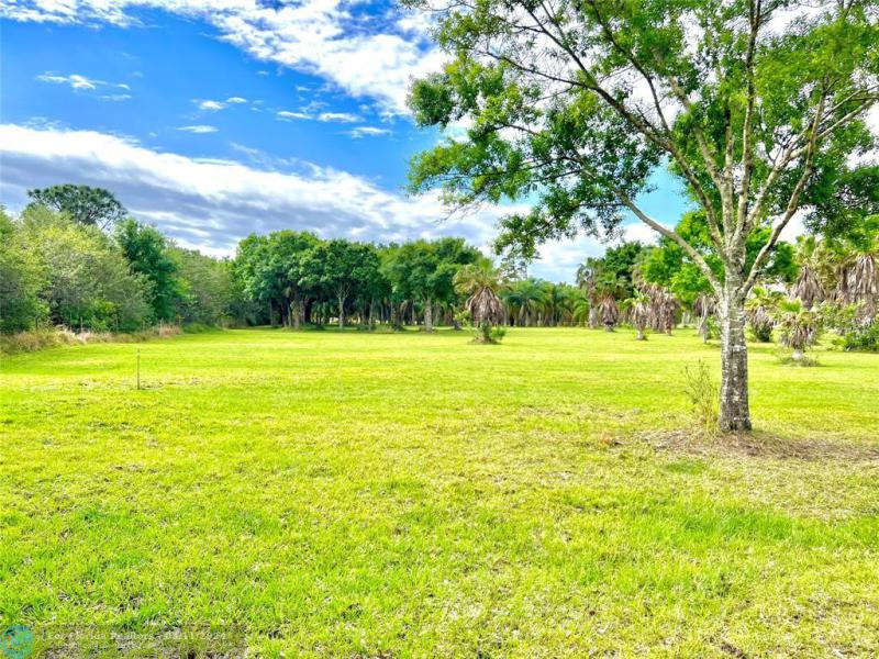  Commercial & Industrial Land Images 