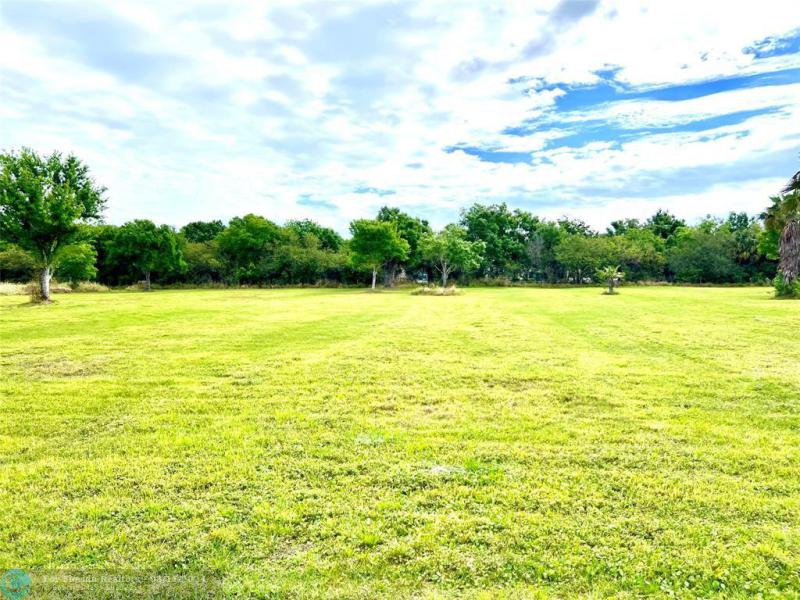  Commercial & Industrial Land Images 