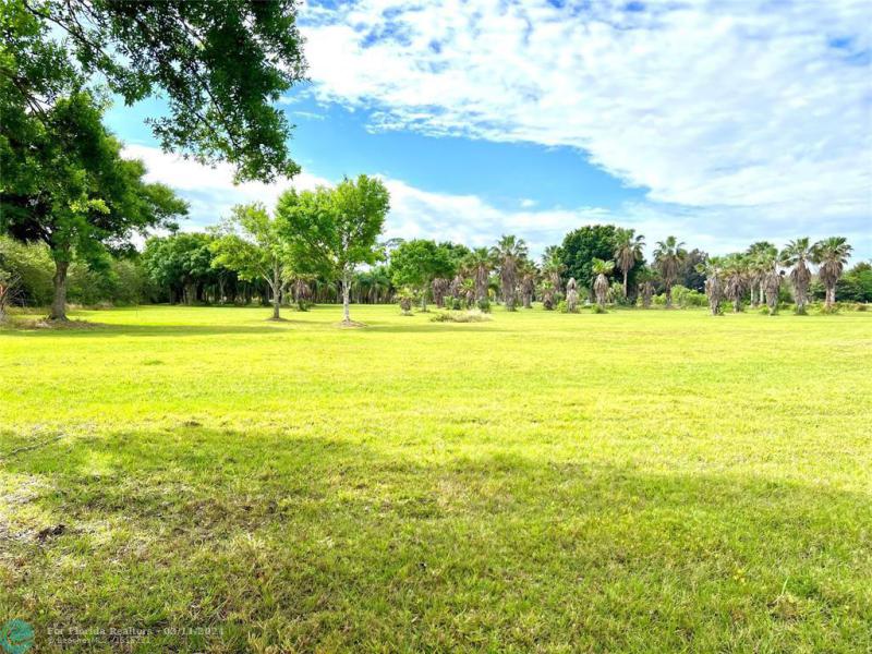  Commercial & Industrial Land Images 