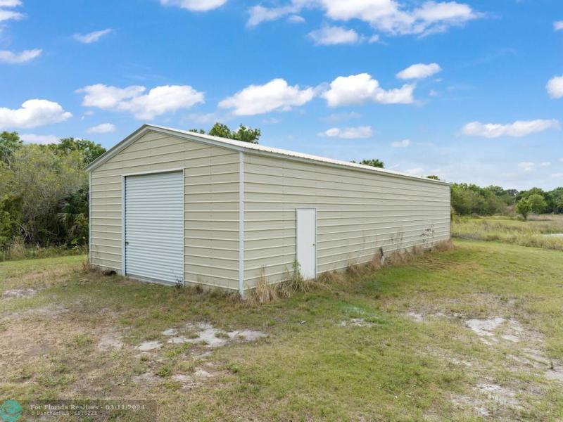  Commercial & Industrial Land Images 