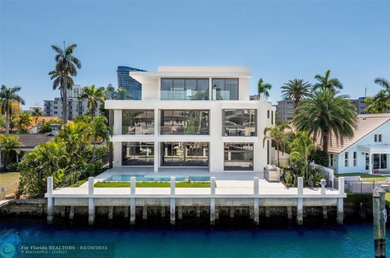  Single Family Homes Photo 5: 1637 SE 14th St  Fort Lauderdale,  FL 33316