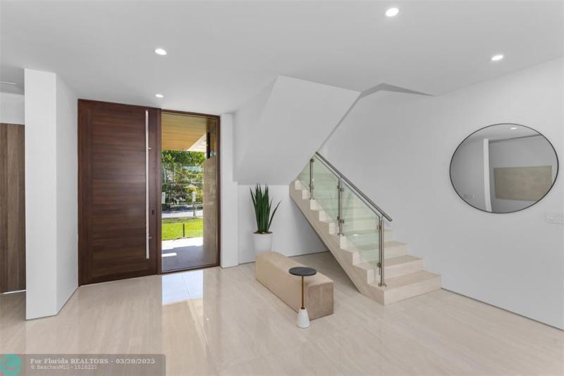  Single Family Homes Photo 8: 1637 SE 14th St  Fort Lauderdale,  FL 33316