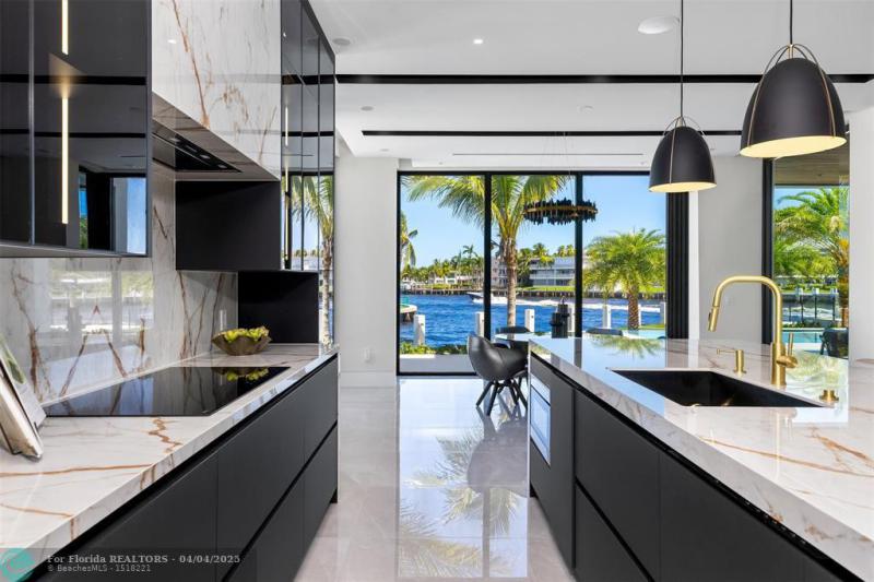  Single Family Homes Photo 13: 1555 SE 14th Ct  Deerfield Beach,  FL 33441