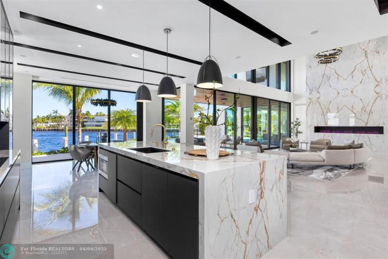  Single Family Homes Photo 15: 1555 SE 14th Ct  Deerfield Beach,  FL 33441