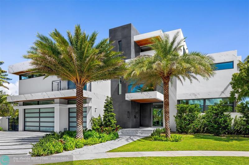  Single Family Homes Photo 2: 1555 SE 14th Ct  Deerfield Beach,  FL 33441