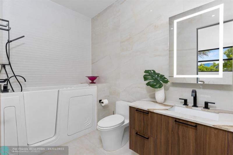  Single Family Homes Photo 29: 1555 SE 14th Ct  Deerfield Beach,  FL 33441