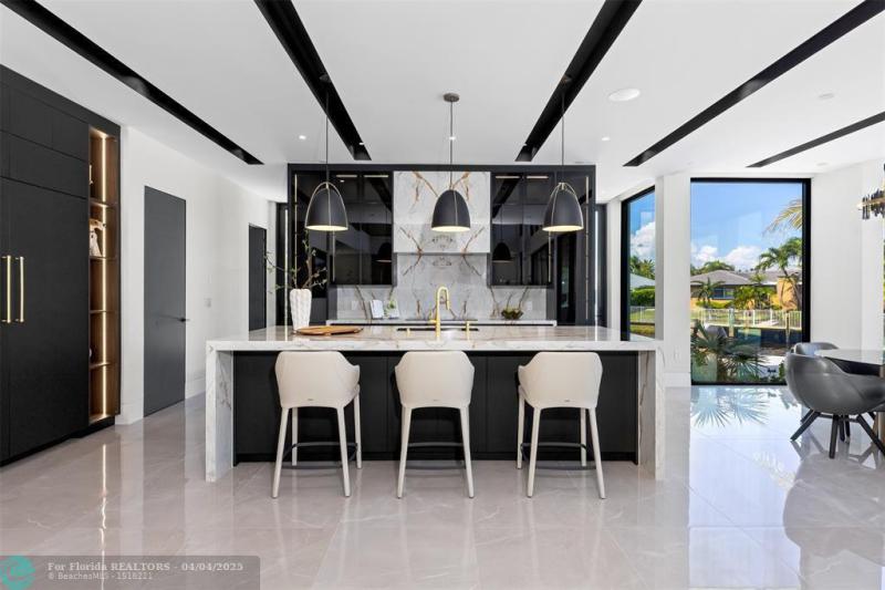  Single Family Homes Photo 8: 1555 SE 14th Ct  Deerfield Beach,  FL 33441