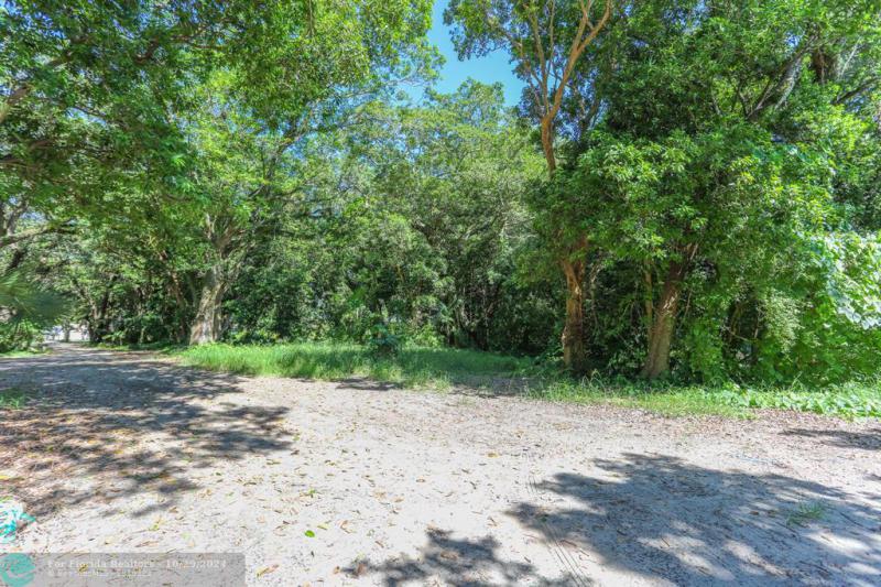  Single Family Homes Photo 3: 5761 SW 40th ave  Dania Beach,  FL 33314