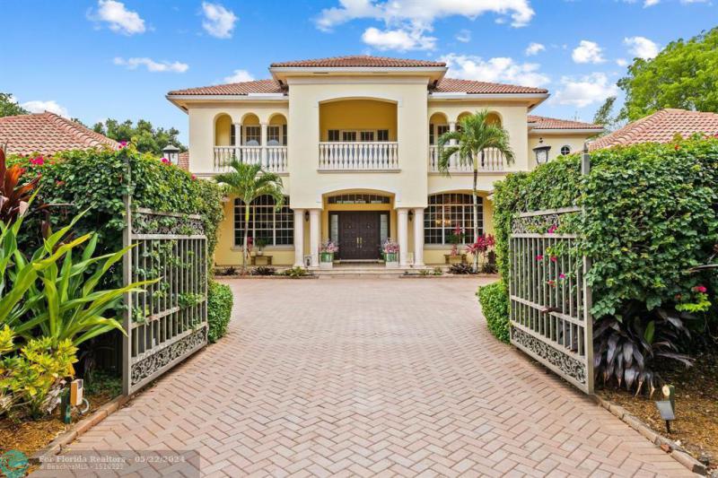  Single Family Homes Photo 2: 12794 STONEBROOK DRIVE  Davie,  FL 33330