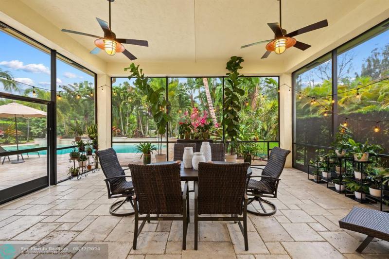  Single Family Homes Photo 9: 12794 STONEBROOK DRIVE  Davie,  FL 33330