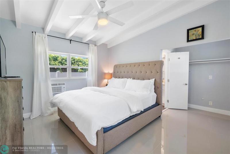 Duplex, Triplex and Fourplex Images