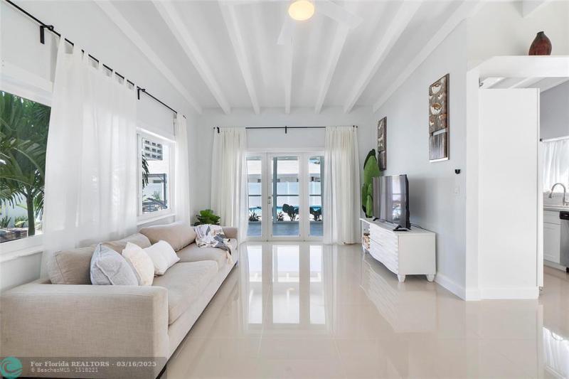 Duplex, Triplex and Fourplex Images