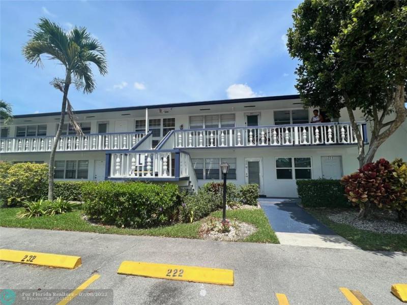  Condo & Townhome Photos