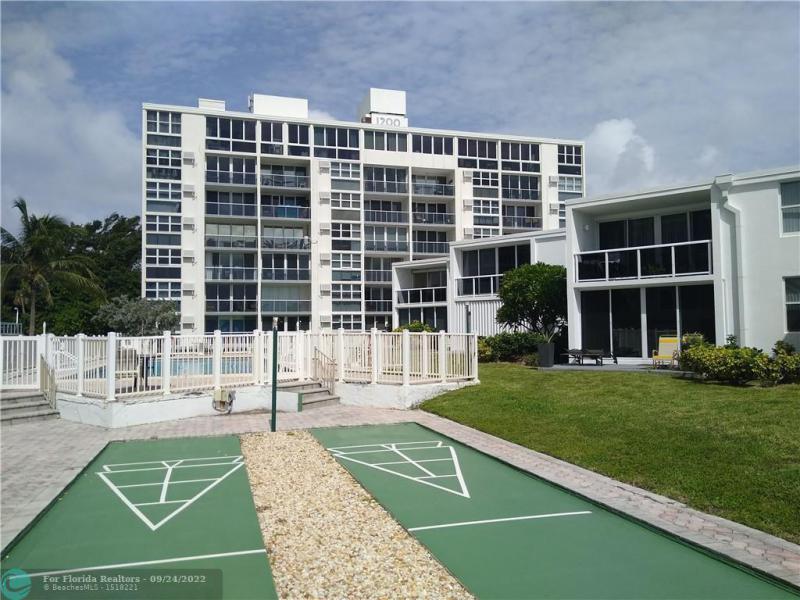  Condo & Townhome Photos