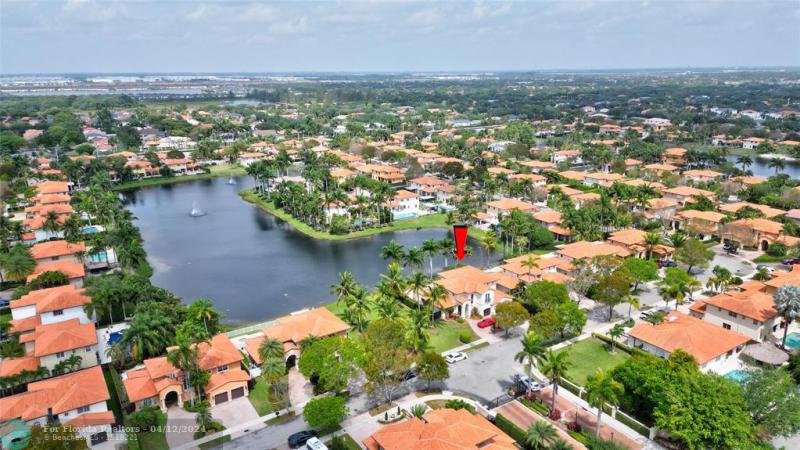  Single Family Homes Photo 46: 15762 NW 79th Ct  Miami Lakes,  FL 33016
