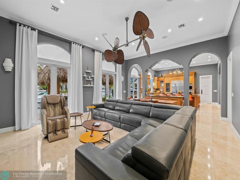  Single Family Homes Photo 20: 3700 NE 28th Ave  Lighthouse Point,  FL 33064