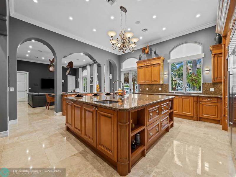  Single Family Homes Photo 22: 3700 NE 28th Ave  Lighthouse Point,  FL 33064