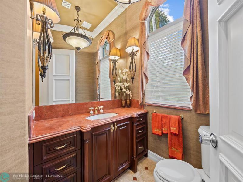  Single Family Homes Photo 33: 3700 NE 28th Ave  Lighthouse Point,  FL 33064