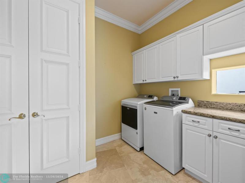  Single Family Homes Photo 35: 3700 NE 28th Ave  Lighthouse Point,  FL 33064