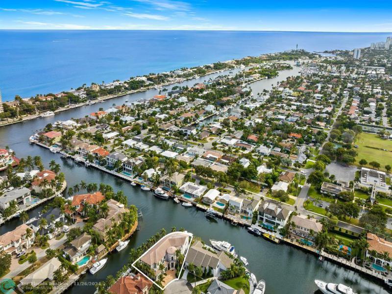  Single Family Homes Photo 38: 3700 NE 28th Ave  Lighthouse Point,  FL 33064