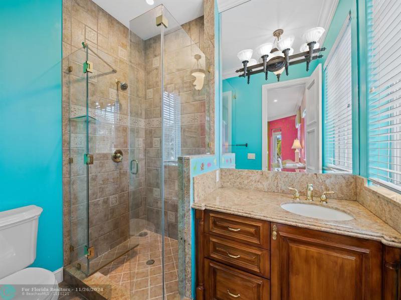  Single Family Homes Photo 60: 3700 NE 28th Ave  Lighthouse Point,  FL 33064