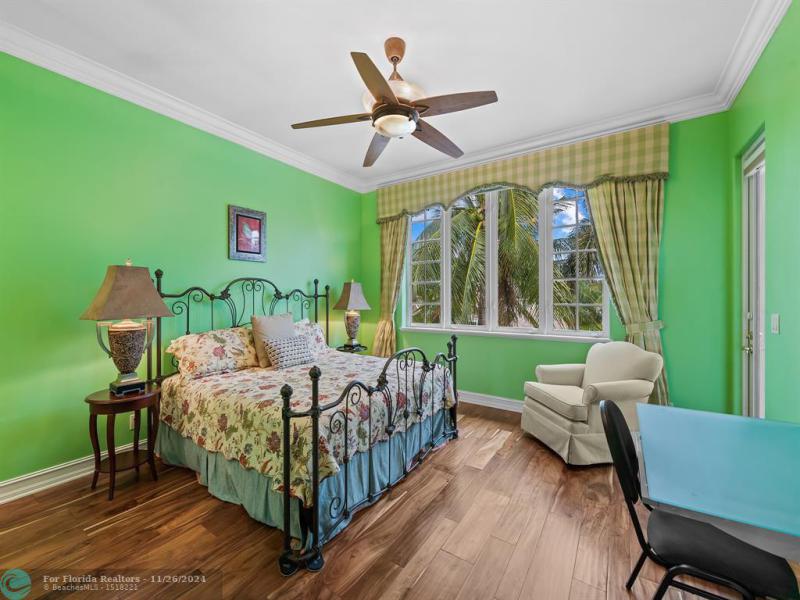  Single Family Homes Photo 70: 3700 NE 28th Ave  Lighthouse Point,  FL 33064