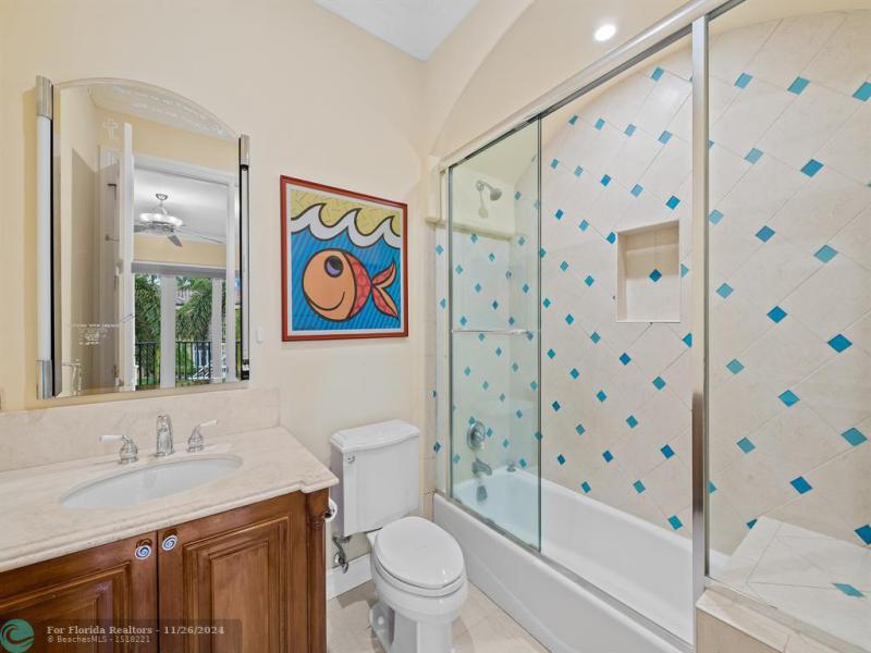  Single Family Homes Photo 76: 3700 NE 28th Ave  Lighthouse Point,  FL 33064