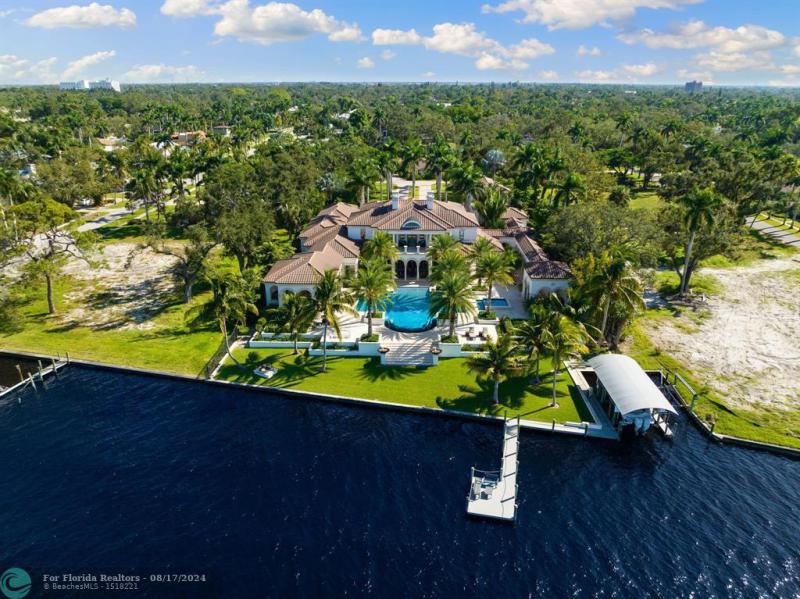  Single Family Homes Photo 4: 1240 Coconut Drive  Fort Myers,  FL 33901