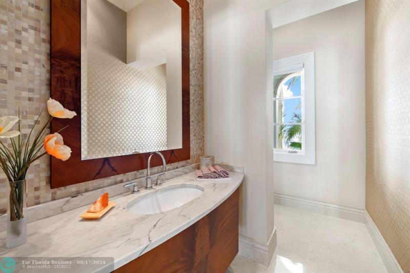  Single Family Homes Photo 42: 1240 Coconut Drive  Fort Myers,  FL 33901