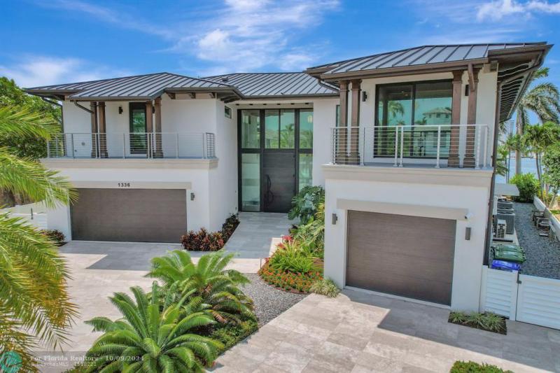  Single Family Homes Photo 11: 1336 Seminole Dr  Fort Lauderdale,  FL 33304