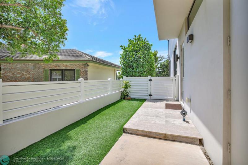 Single Family Homes Photo 78: 1336 Seminole Dr  Fort Lauderdale,  FL 33304