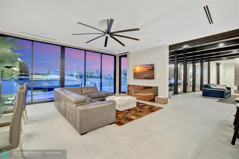  Single Family Homes Photo 83: 1336 Seminole Dr  Fort Lauderdale,  FL 33304