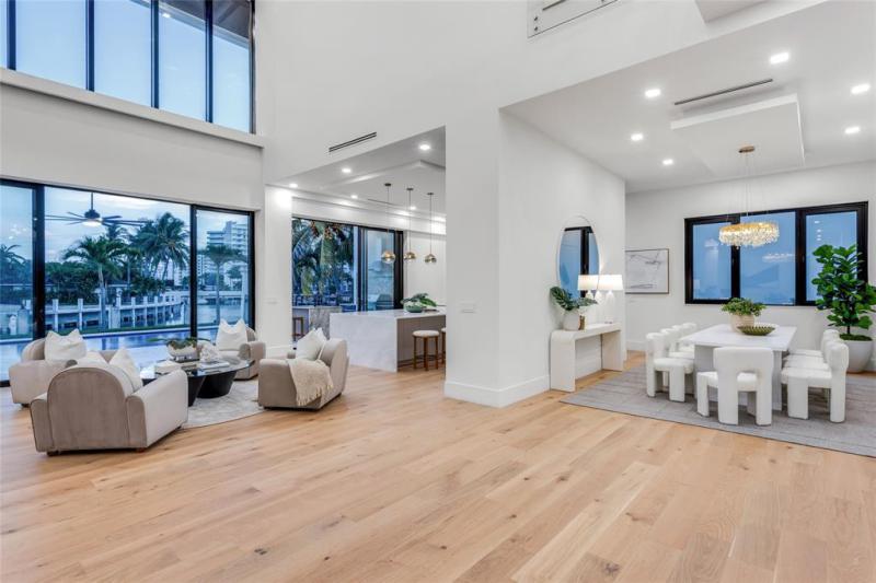  Single Family Homes Photo 4: 2 Sunset Lane  Lauderdale By The Sea,  FL 33062