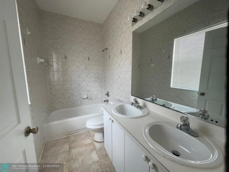 Duplex, Triplex and Fourplex Images