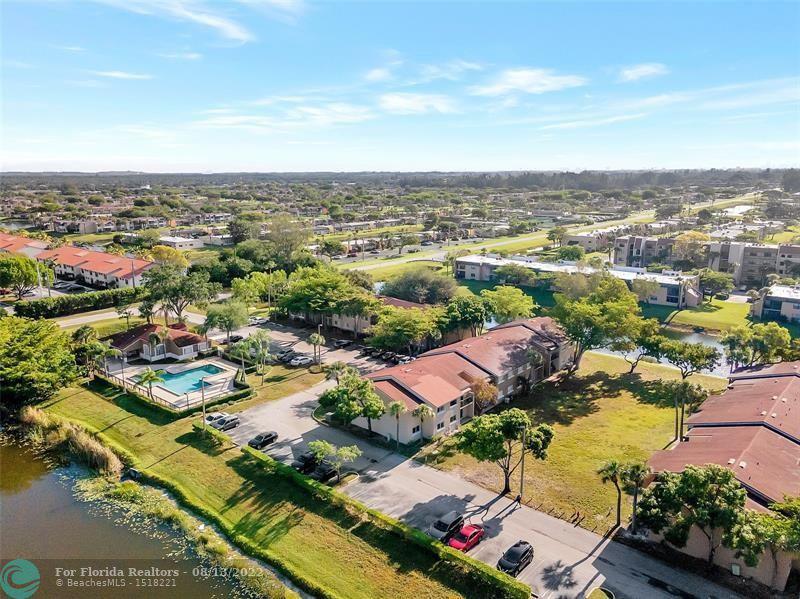  Condo & Townhome Photos