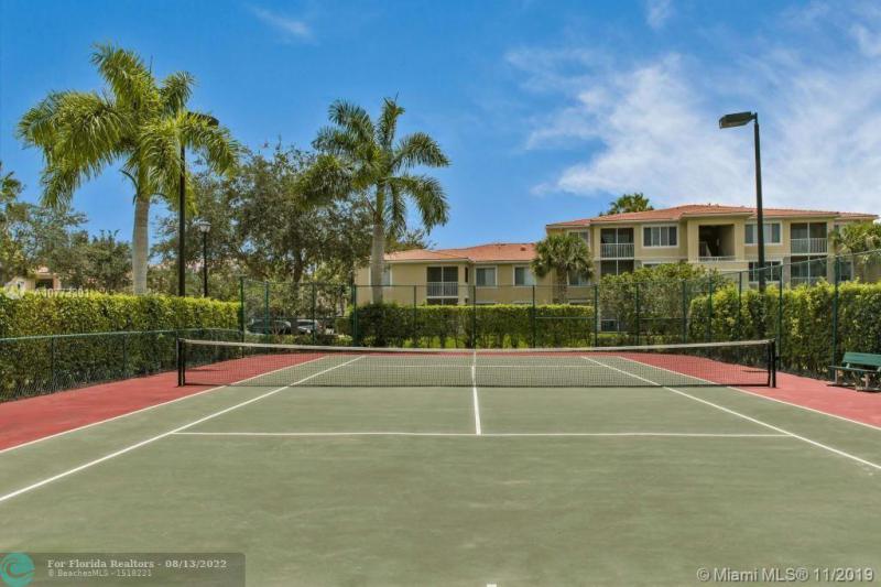  Condo & Townhome Photos