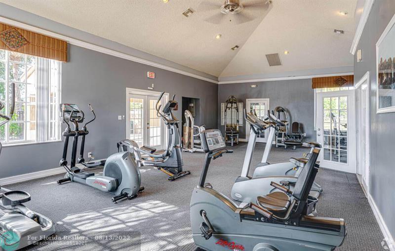 Condo & Townhome Photos