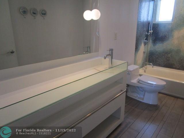  Condo & Townhome Photos