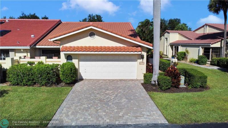  Condo & Townhome Photos