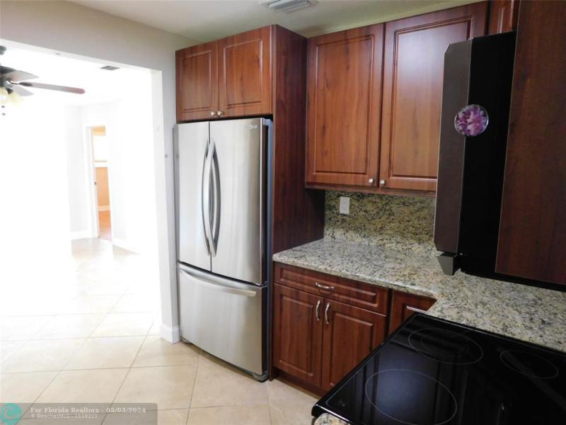  Single Family Homes Photo 10: 6341 Thomas St  Hollywood,  FL 33024
